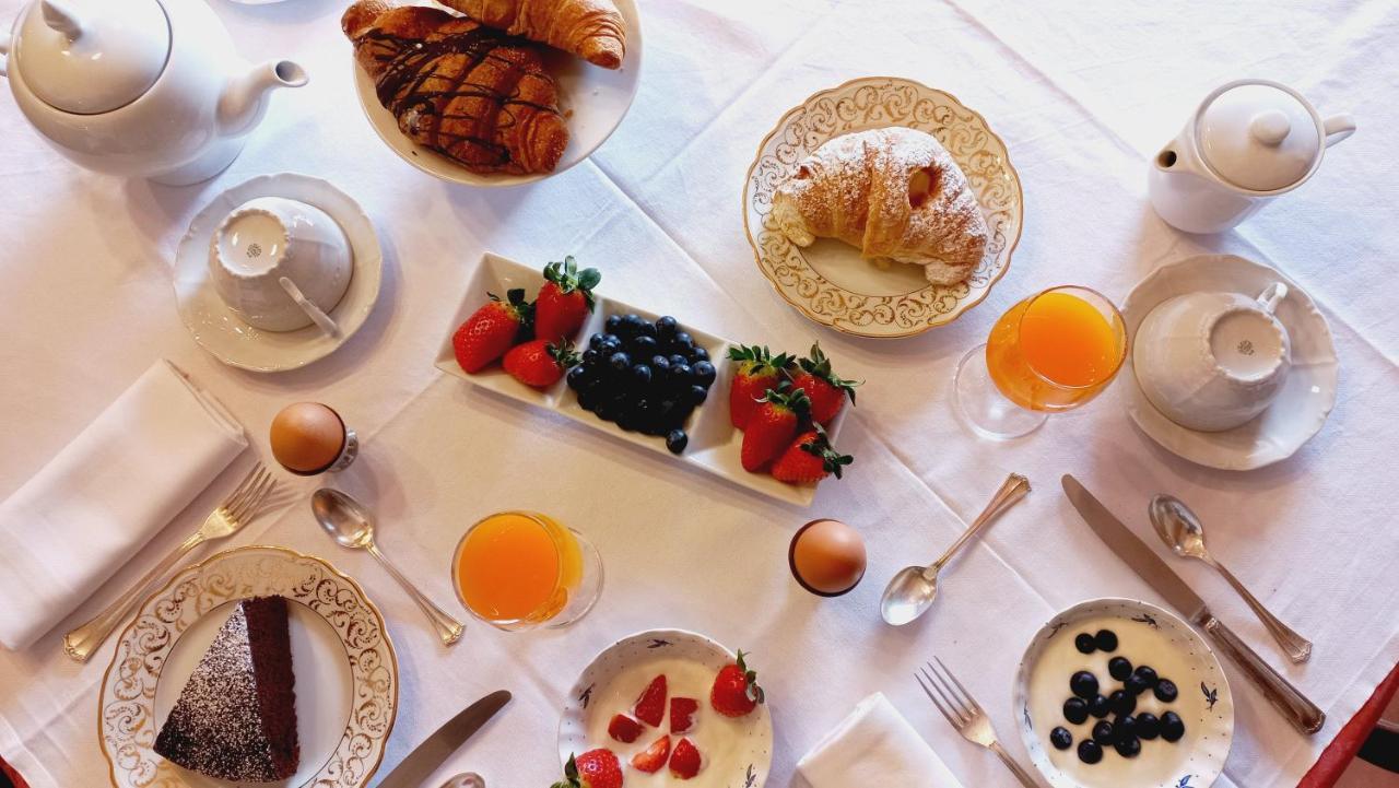 Domus Antiqua Bed & Breakfast Спело Екстериор снимка
